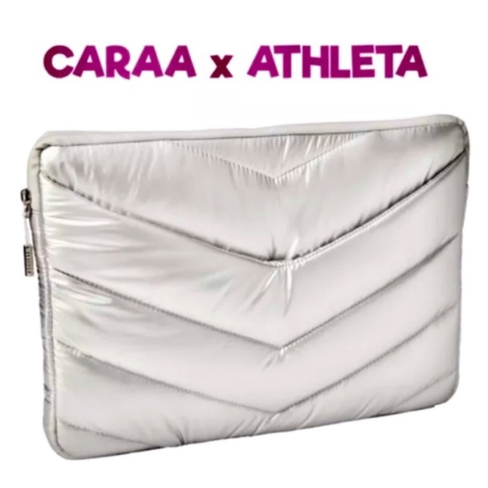 CARAA x ATHLETA Quilted SILVER Techie Tablet Device Travel Zip Pouch Case Clutch